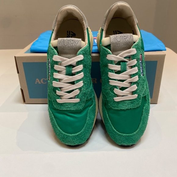 Autry Women’s Reelwind Low Sneaker Nylon/Suede Green/White sz 37 New in Box - Picture 4 of 6